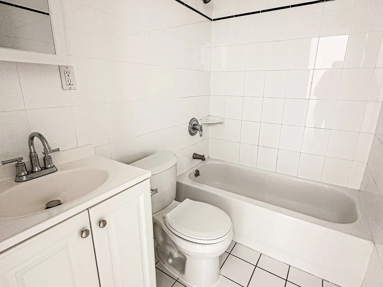 1 bed, $2,300 — Photo 2
