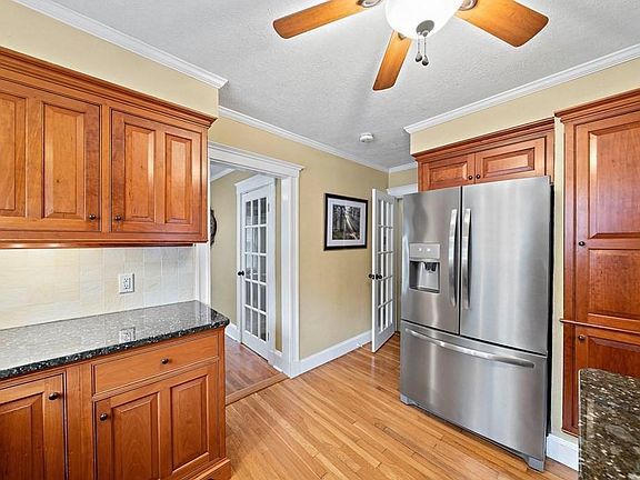 5th image of 361 Pond St #0