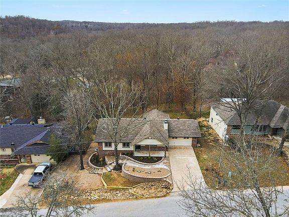 2nd image of 32 Quantock Hills Dr