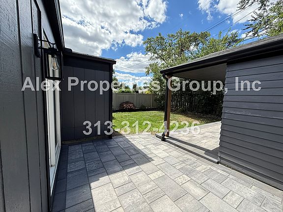 3rd image of 4407 Olivia Ave
