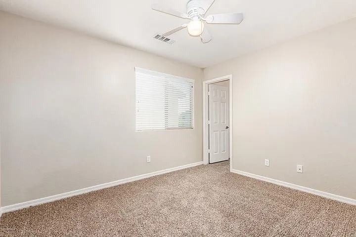 18606 W Sunnyslope Ln — Photo 23