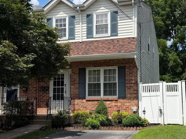 18A W Mercer Ave, Havertown, PA 19083