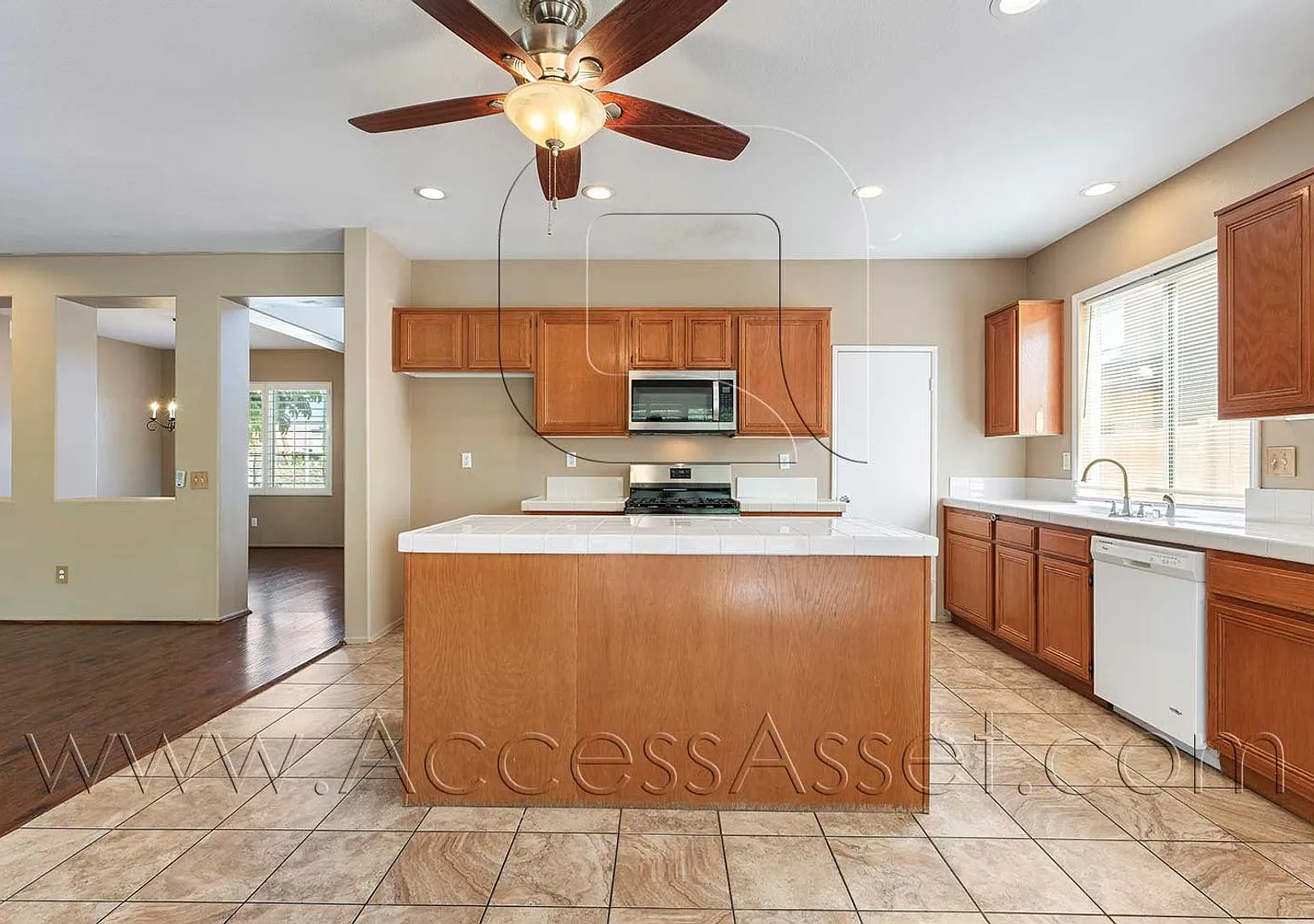 Beautiful 5 Bed, 3 Bath Home in South Corona — Photo 3