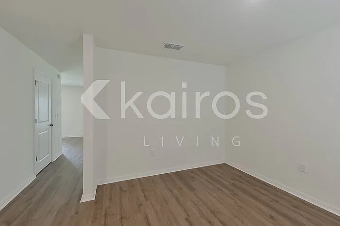 18268 Wintergarden Ave — Photo 5