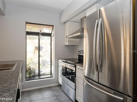 4th image of 207 Heron Bay Cir