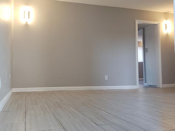 5th image of 611 N Wilcox Ave #26
