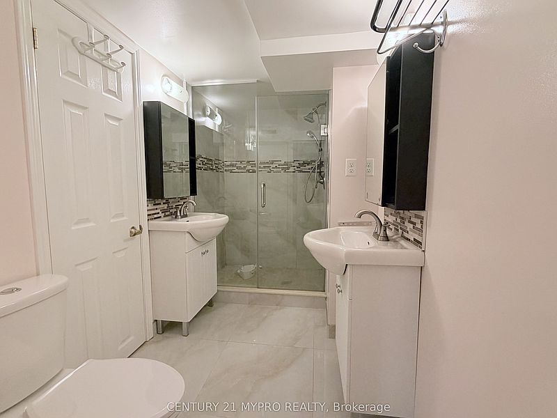 Toronto House for rent - 3 Bedrooms — photo 7