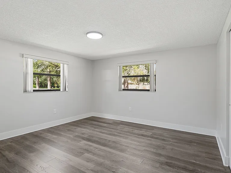 512 Monroe Ave — Photo 16
