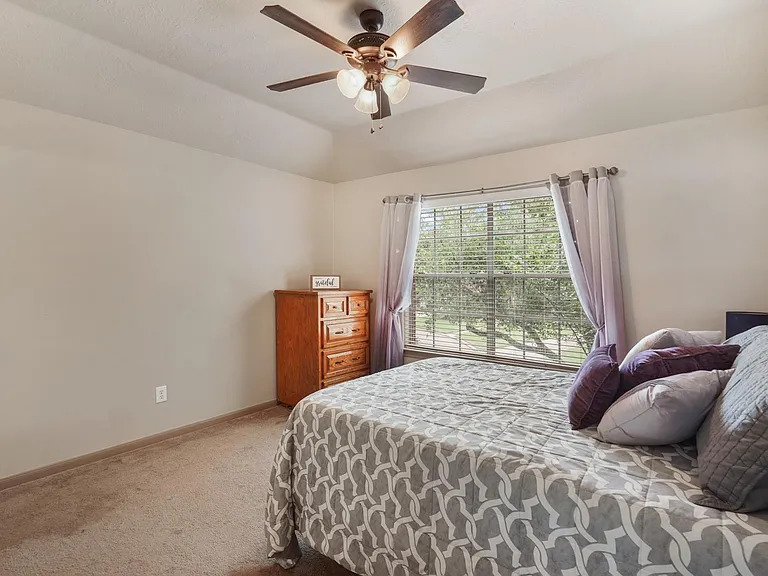 2911 Mossy Log Ct — Photo 22