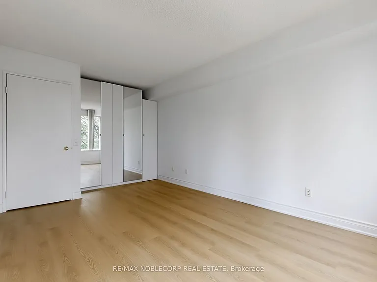 91 Townsgate Dr #312 — Photo 21