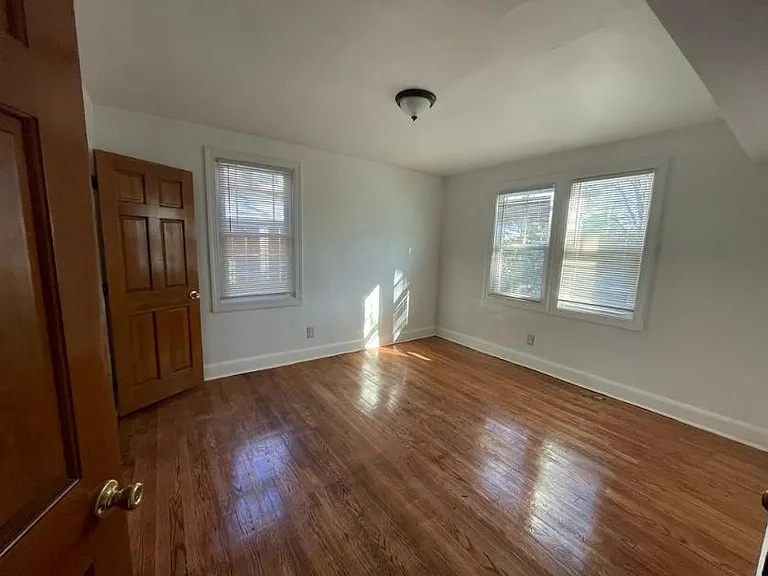4300 Jefferson St — Photo 6