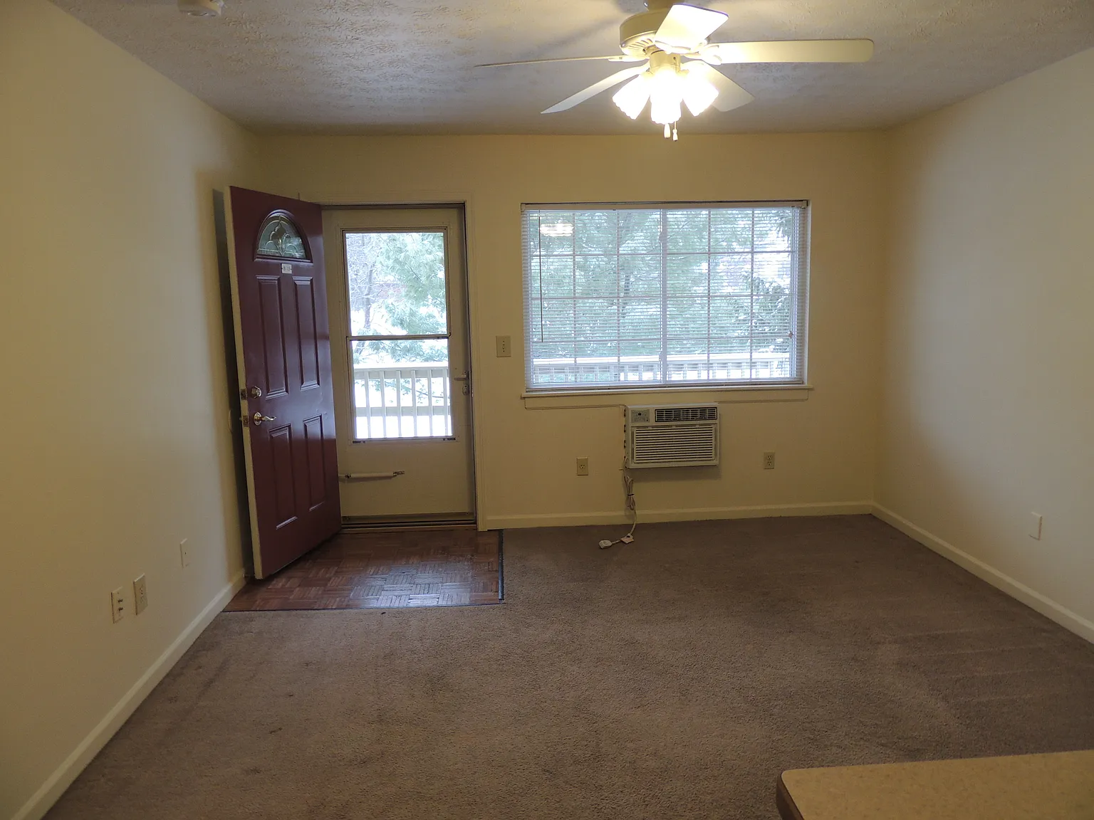 141 Durling Dr — Photo 3