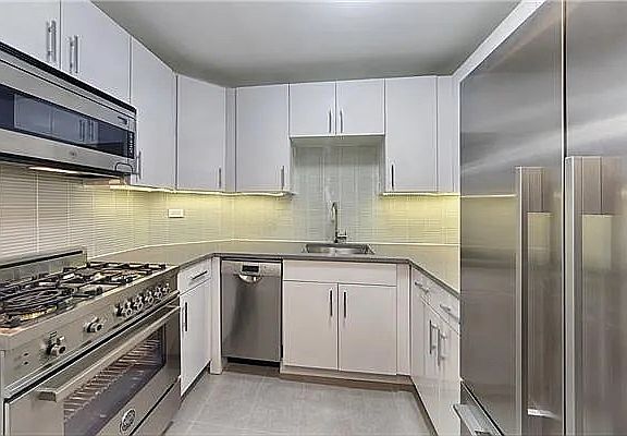 5th image of 330 E 38th St APT 50L