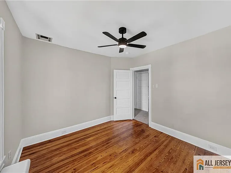 1048 Prospect St #1048 — Photo 13