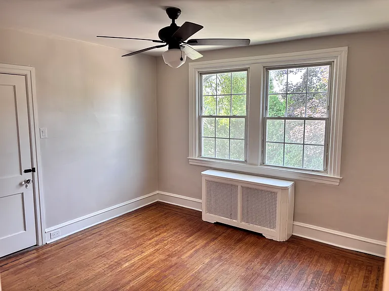 104 S Carol Blvd #2F — Photo 14