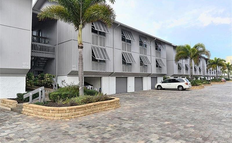 1st image of 6050 W Peppertree Way