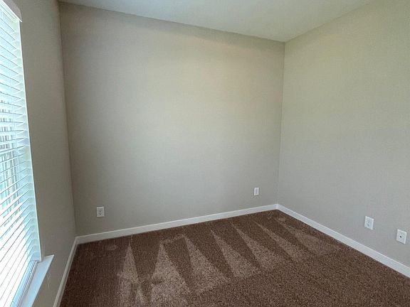 5th image of 9042 Ivanhoe Dr