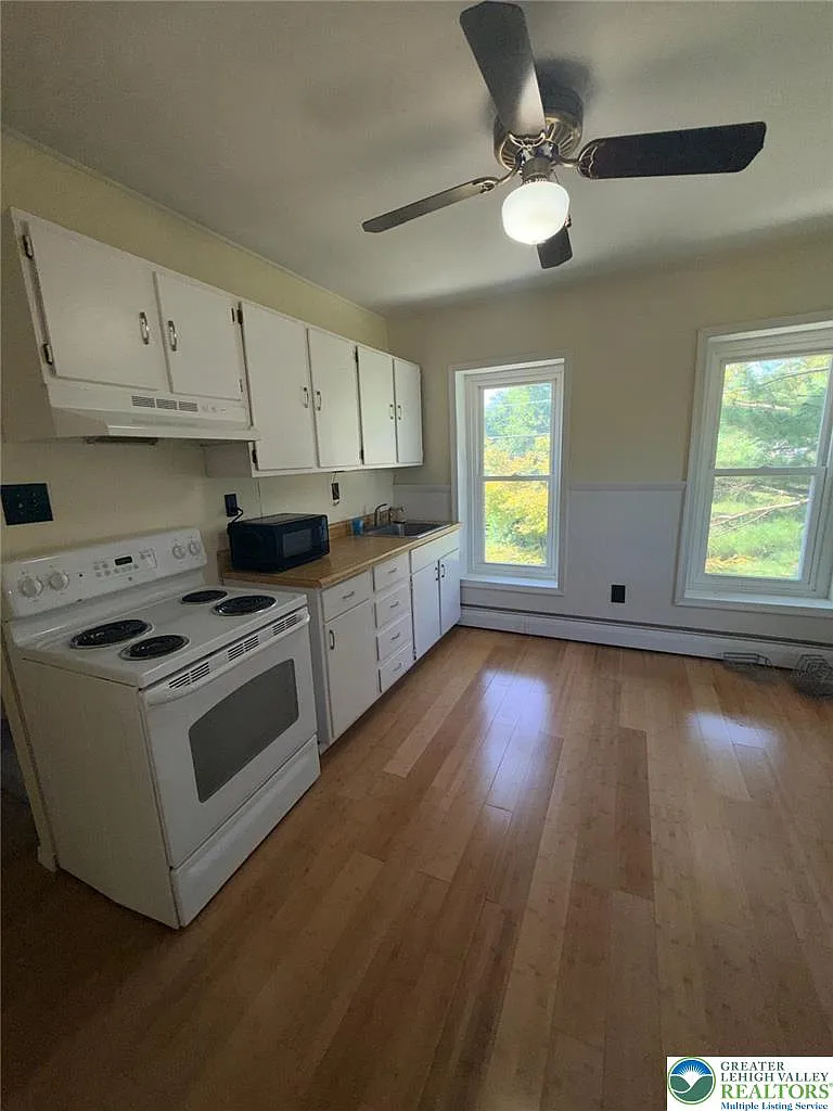 2 bed, 692 sqft, $1,950 — Photo 4