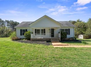 1600 Carson Rd, Pilot Mountain, NC 27041