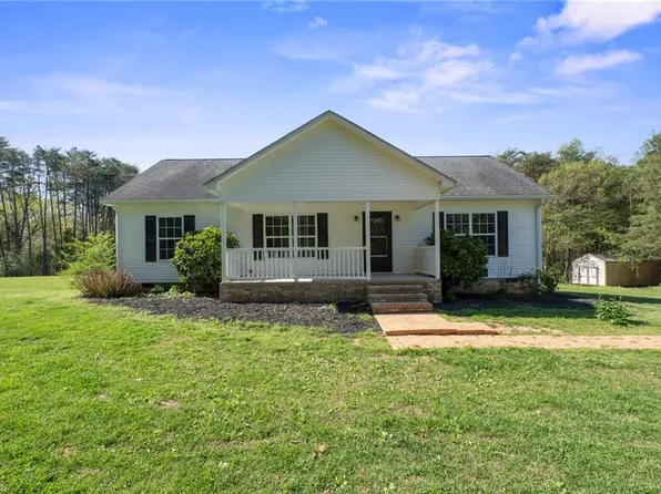 1600 Carson Rd, Pilot Mountain, NC 27041