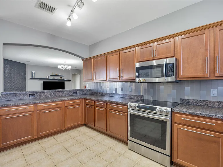 200 Shadybrook Dr — Photo 16