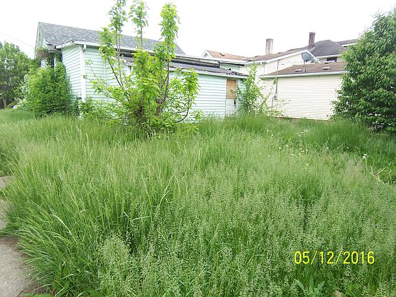 2nd image of 1525 N Grand Ave