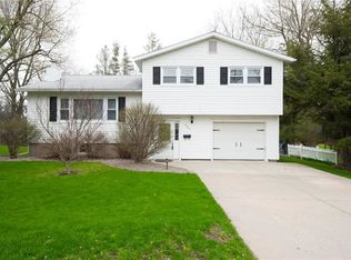 863 Milford Dr, Skaneateles, NY 13152