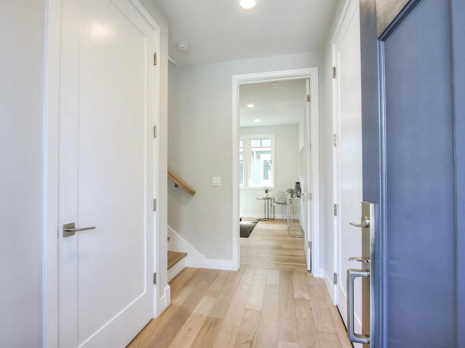 3 bed, 1647 sqft, $6,800 — Photo 2