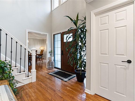 3rd image of 2441 Dogwood Dr