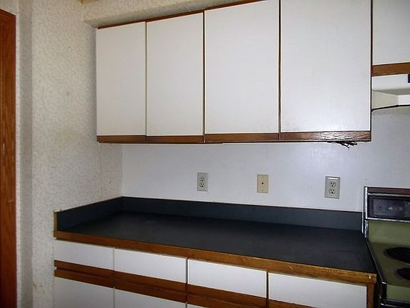 4th image of 313 Liberty St