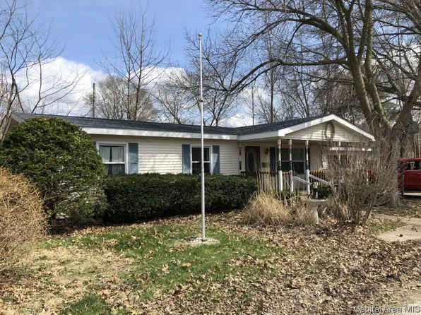 601 N 10th St, Auburn, IL 62615