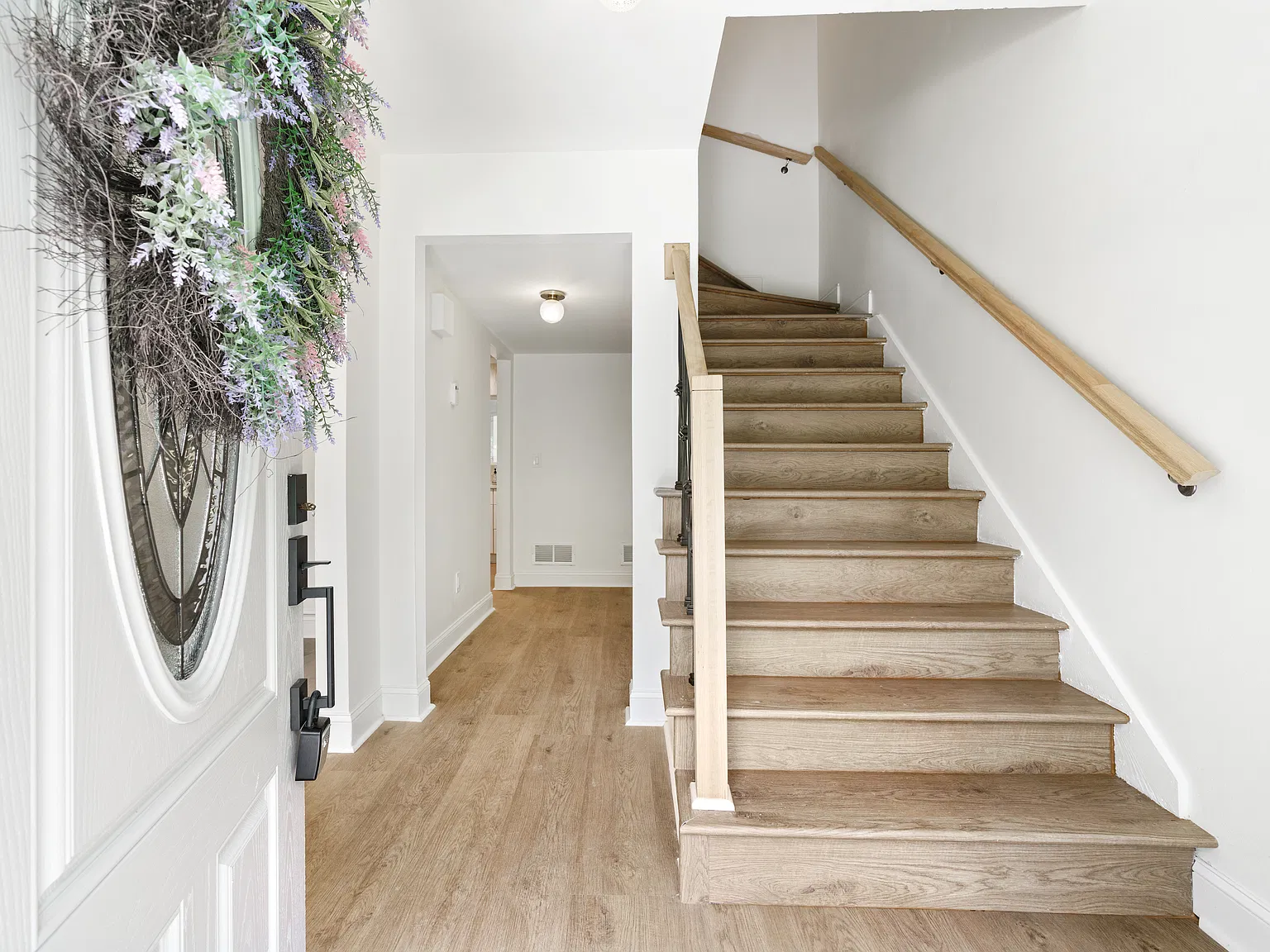 4 bed, 2620 sqft, $3,850 — Photo 4