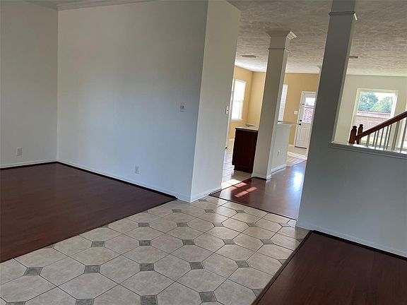 3rd image of 19442 Gracely Park Ln