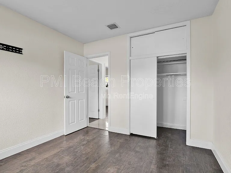1821 Montague St — Photo 18