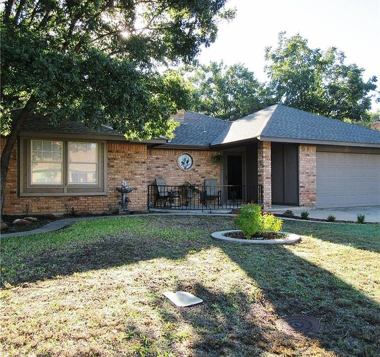 1st image of 4833 Jennifer Ln