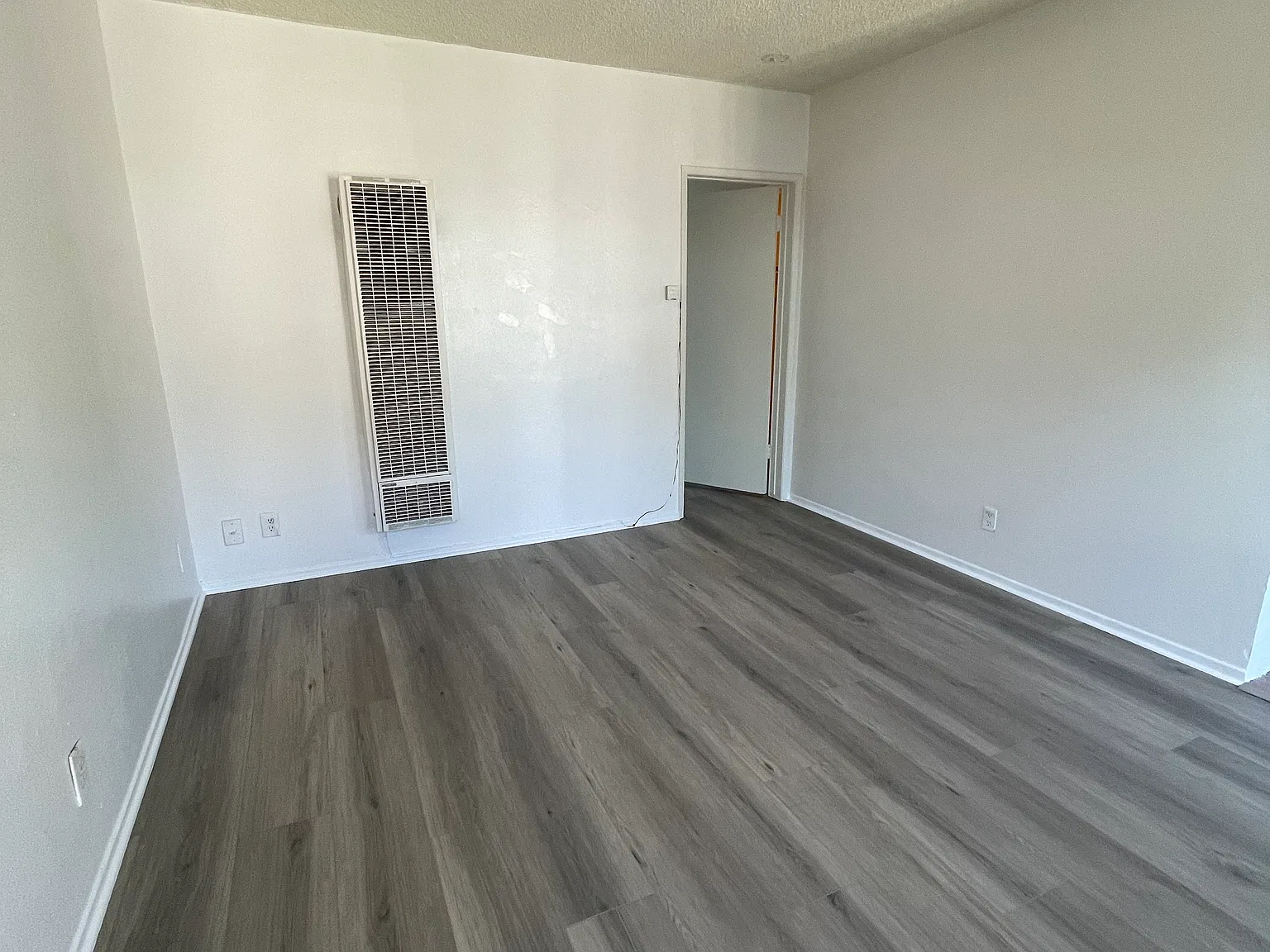11521 Stuart Dr — Photo 4
