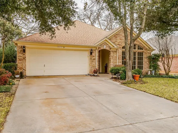 617 Oakbrook Dr, Burleson, TX 76028