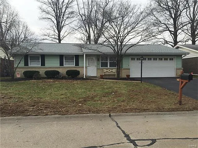 42 Bettina Dr photo 1