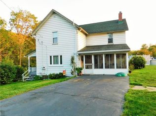 1210 Belton Rd, Ellwood City, PA 16117