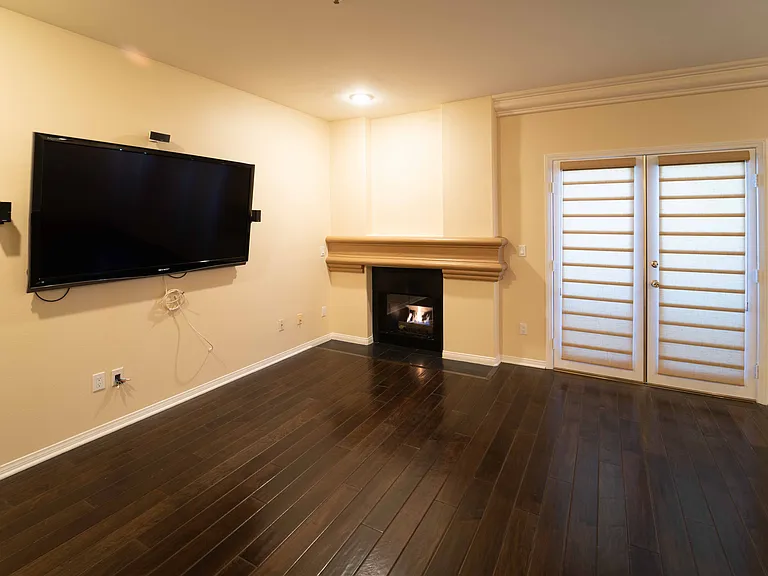 12011 Goshen Ave #202 — Photo 9