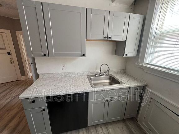 2nd image of 1714 Yale Ave #2F