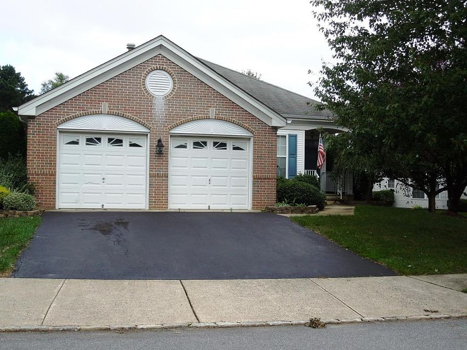 1st image of 23 Silverspring Dr