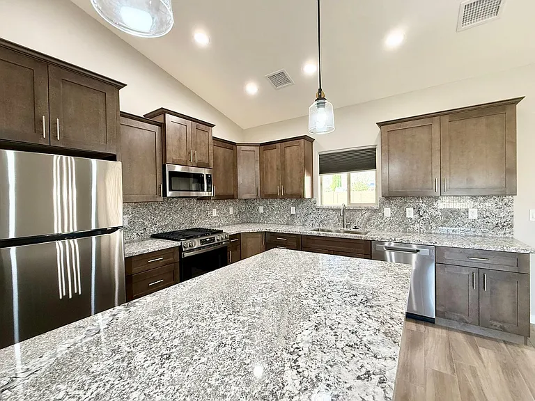 3676 N Valley View Dr — Photo 5