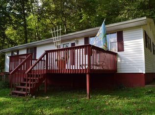 151 Maynor Ln, Mount Hope, WV 25880