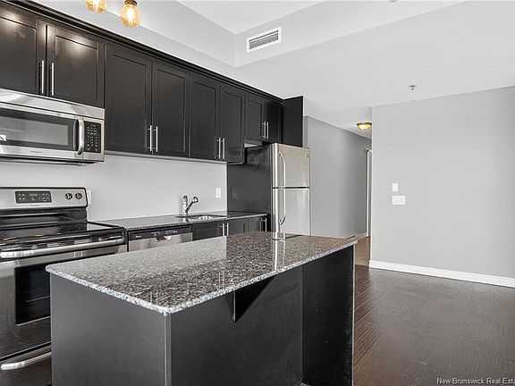 5th image of 243 Prince William St #205