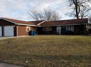 1501 Autumn Dr, Crown Point, IN 46307