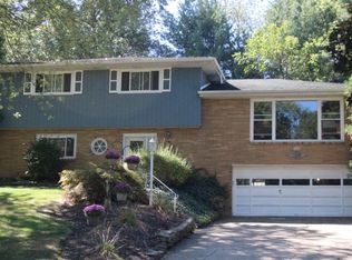 129 Saxony Dr, Pittsburgh, PA