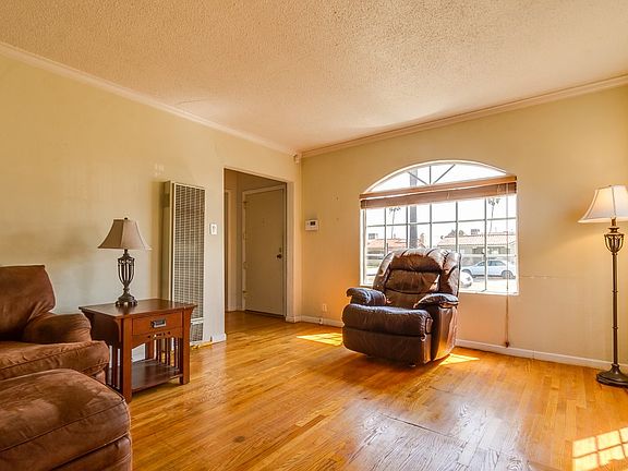 5th image of 10211 La Salle Ave