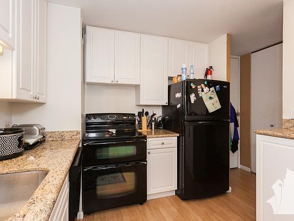 3rd image of 1636 N Wells St APT 1105A