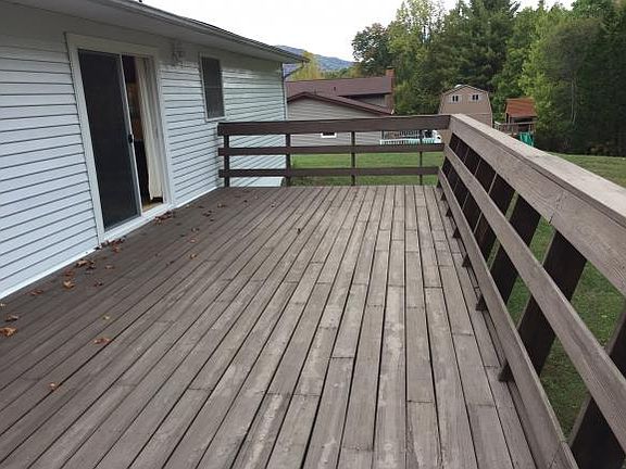 5th image of 121 Meadowstone Dr